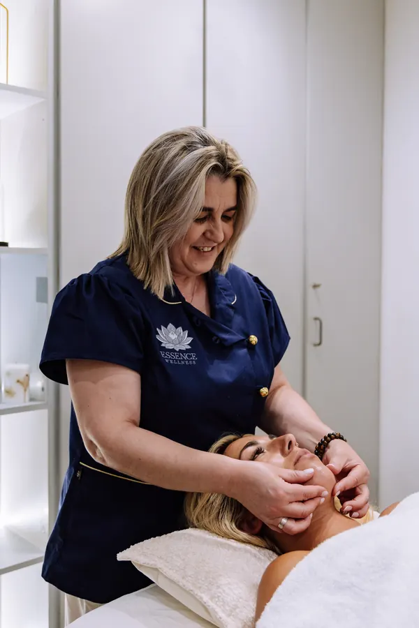Massagem facial na Essence Wellness, Vila Nova de Gaia